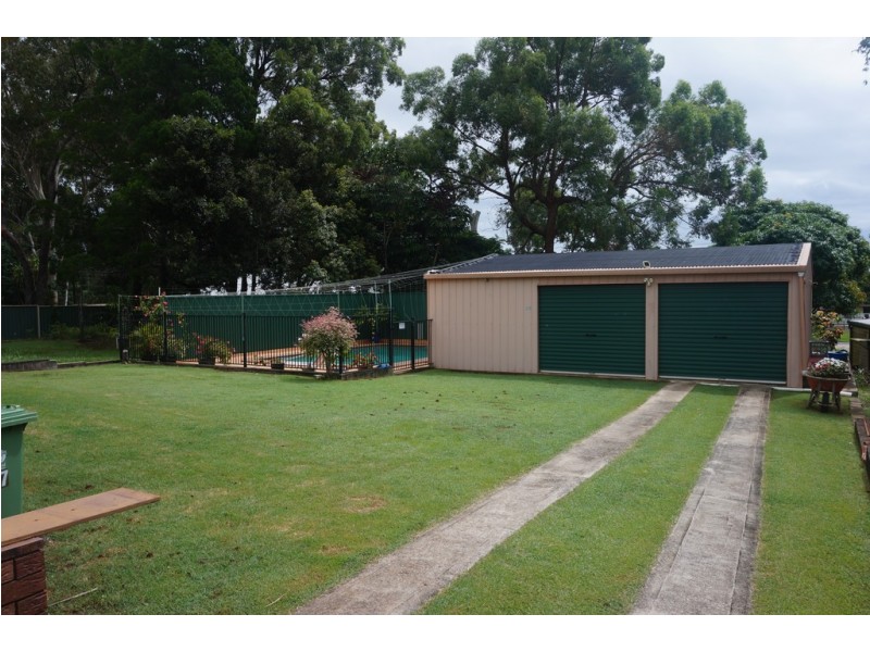 17 CURLEW STREET, Macleay Island QLD 4184