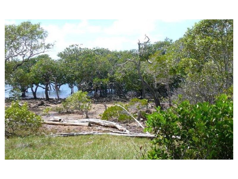 5 Blue Vista, Macleay Island QLD 4184