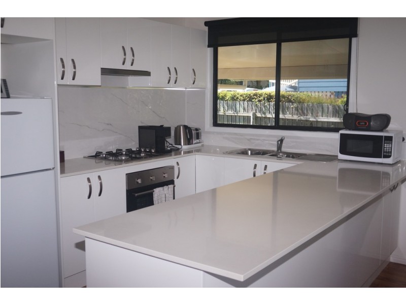 16 Alistair Court, Macleay Island QLD 4184