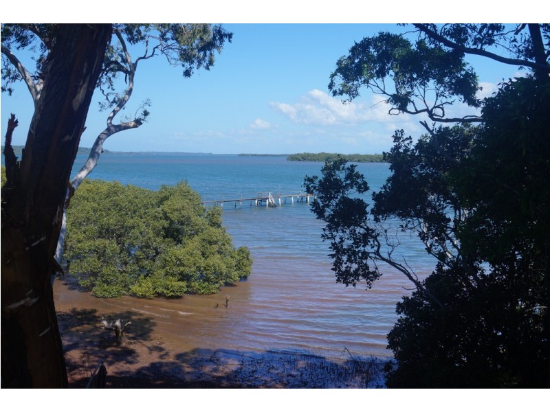 104 Western Road, Macleay Island QLD 4184