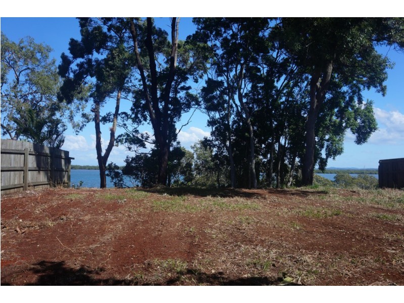 104 Western Road, Macleay Island QLD 4184