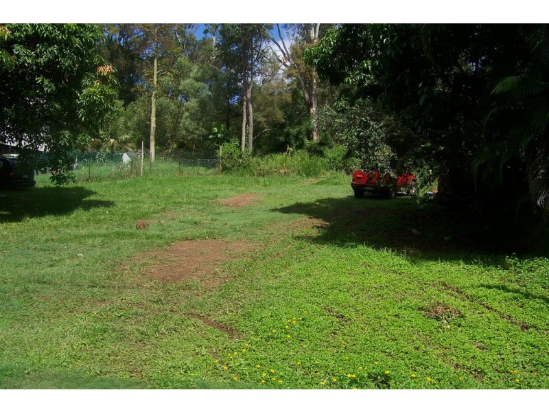 8 NIEL ST, Lamb Island QLD 4184