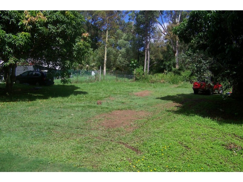 8 NIEL ST, Lamb Island QLD 4184