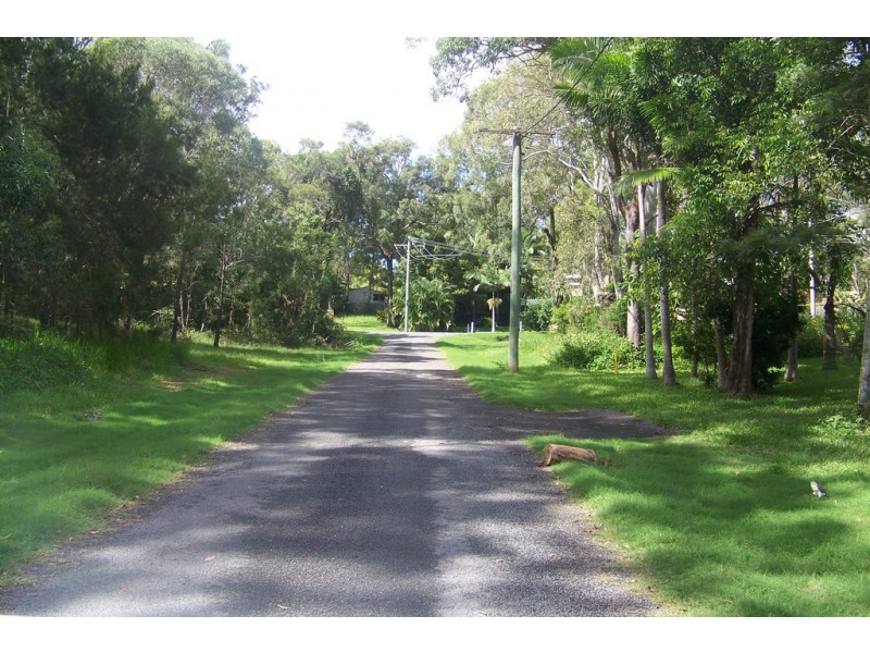 8 NIEL ST, Lamb Island QLD 4184
