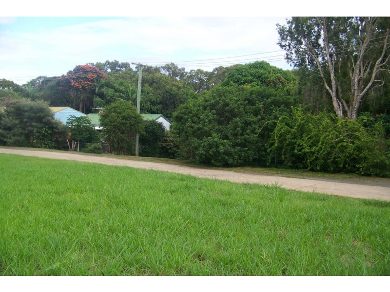 10 CREST HAVEN, Lamb Island QLD 4184
