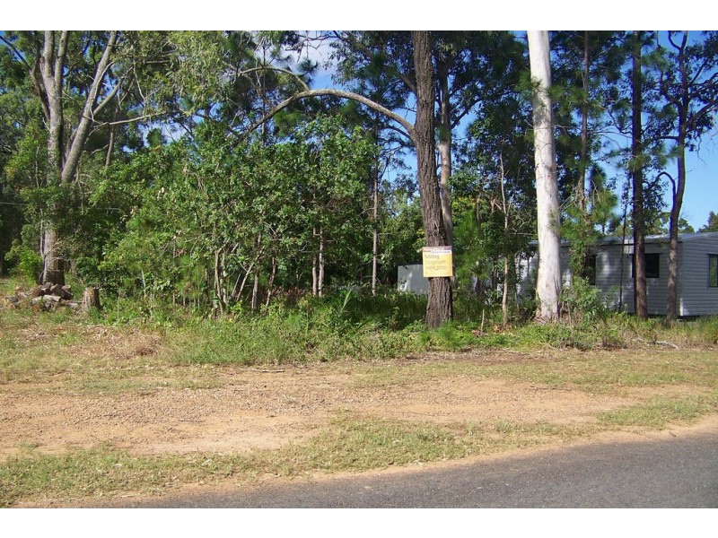 6 PAULA PDE, Lamb Island QLD 4184