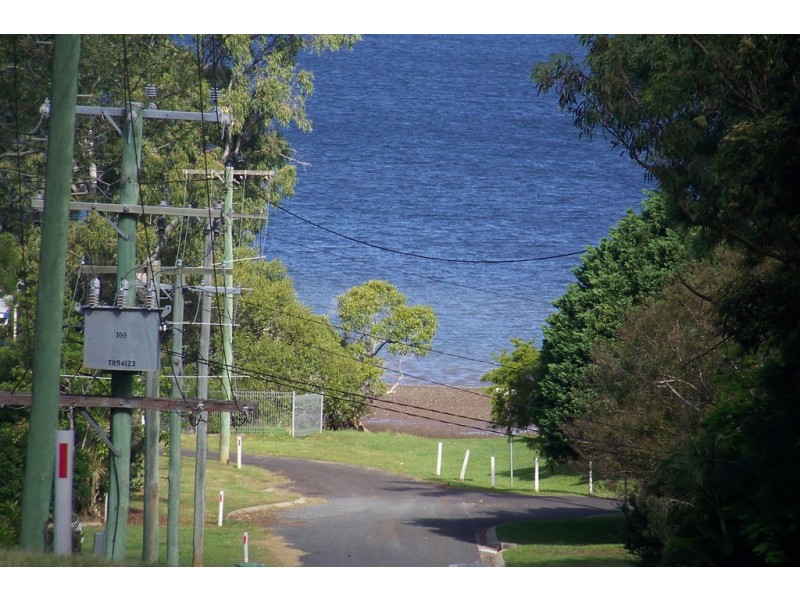 6 PAULA PDE, Lamb Island QLD 4184