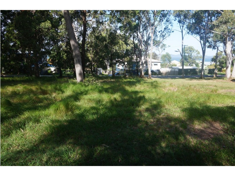 5 Alkira Street, Macleay Island QLD 4184