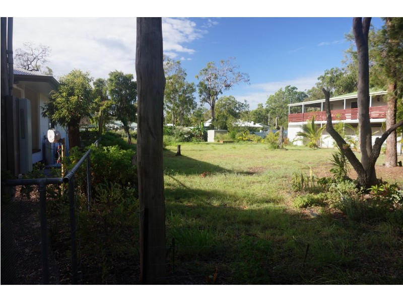 21 Wanda, Macleay Island QLD 4184