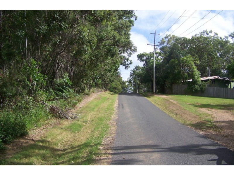 11 FLORA STREET, Lamb Island QLD 4184