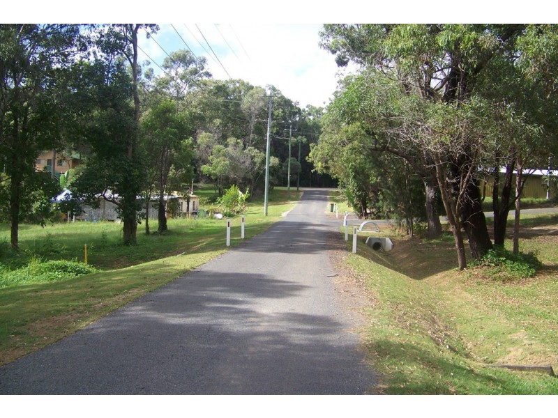 11 FLORA STREET, Lamb Island QLD 4184