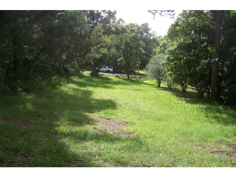 11 FLORA STREET, Lamb Island QLD 4184