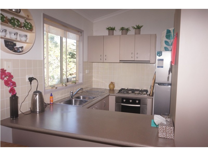 28 Cooee Cres, Macleay Island QLD 4184