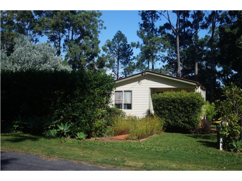 28 Cooee Cres, Macleay Island QLD 4184