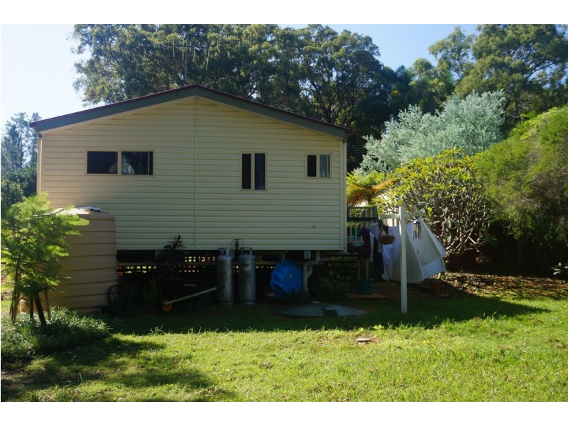 28 Cooee Cres, Macleay Island QLD 4184