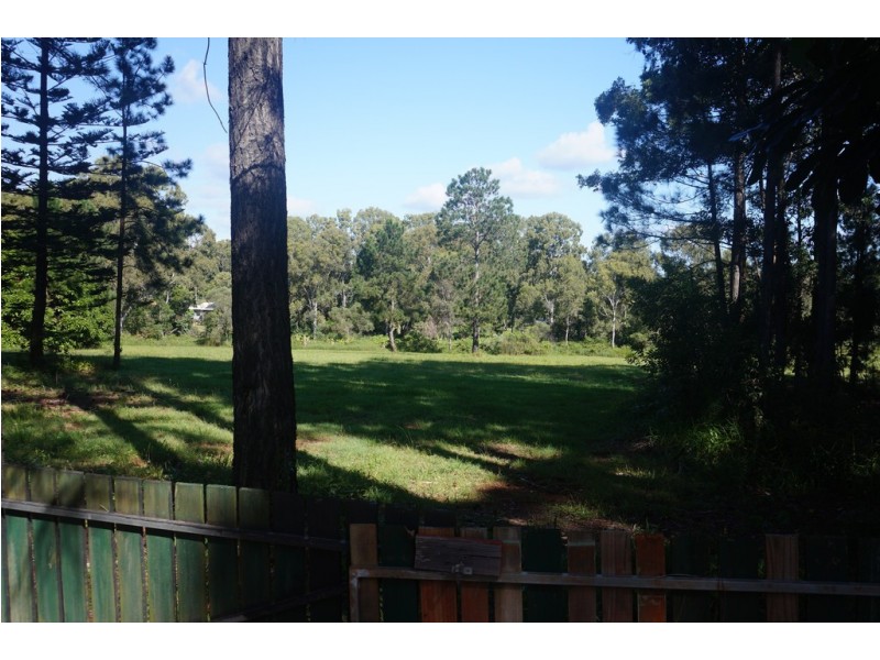 28 Cooee Cres, Macleay Island QLD 4184