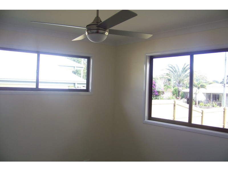 24 CREST HAVEN, Lamb Island QLD 4184