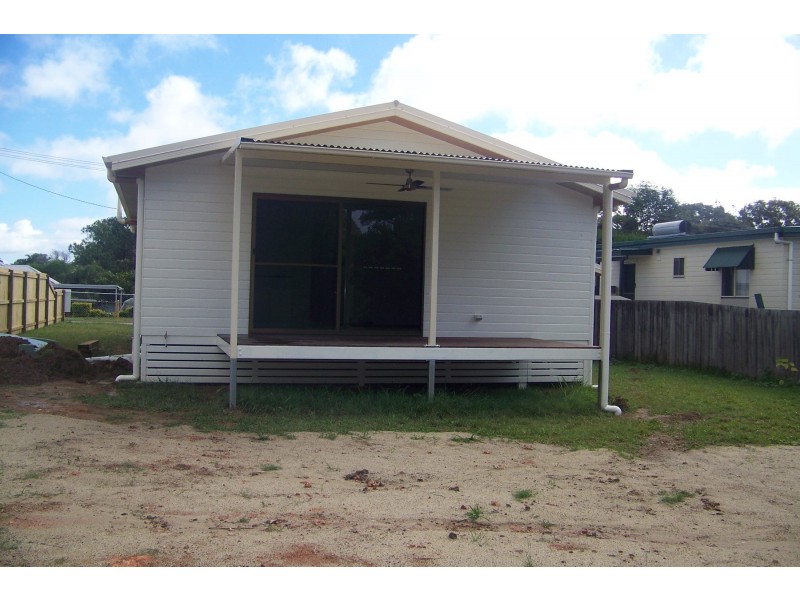24 CREST HAVEN, Lamb Island QLD 4184