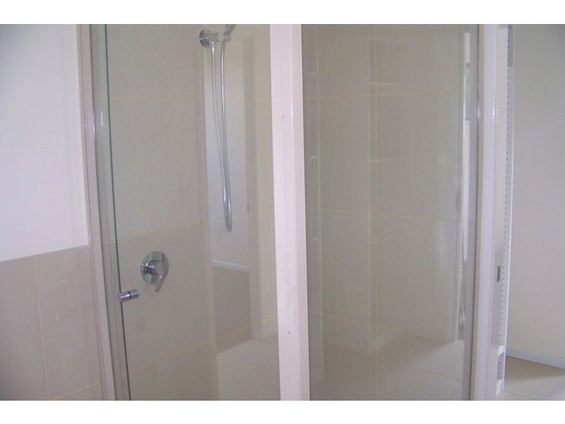 24 CREST HAVEN, Lamb Island QLD 4184