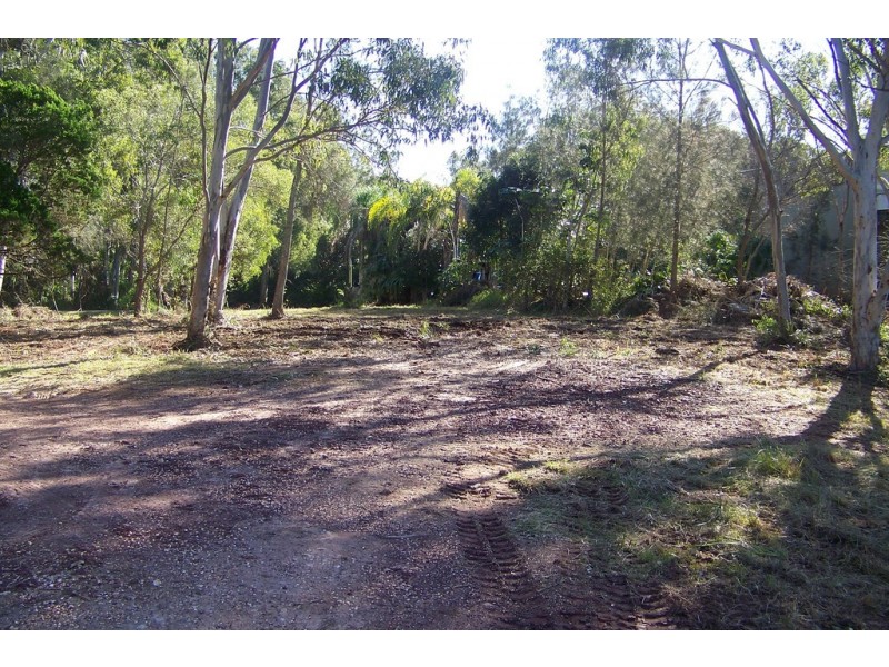 3 AZURE COURT, Lamb Island QLD 4184