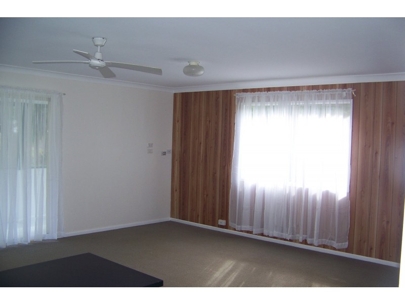 2 BELAR STREET, Lamb Island QLD 4184