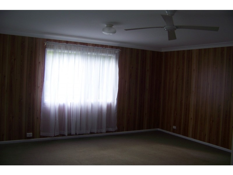 2 BELAR STREET, Lamb Island QLD 4184