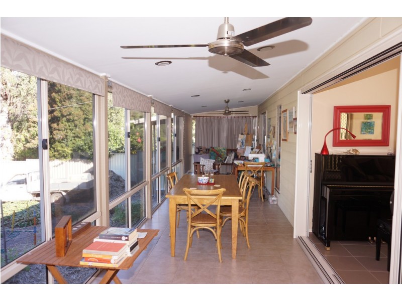 37 Kardinia street, Macleay Island QLD 4184