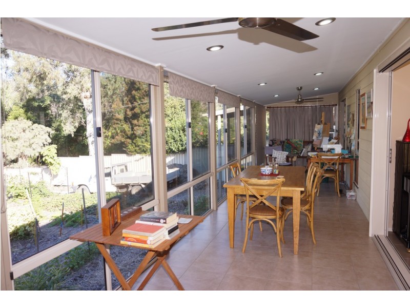 37 Kardinia street, Macleay Island QLD 4184