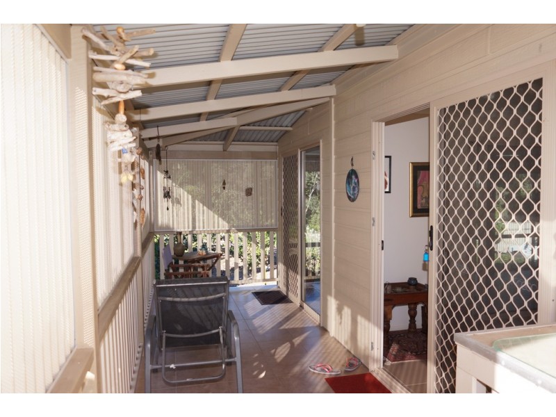 37 Kardinia street, Macleay Island QLD 4184