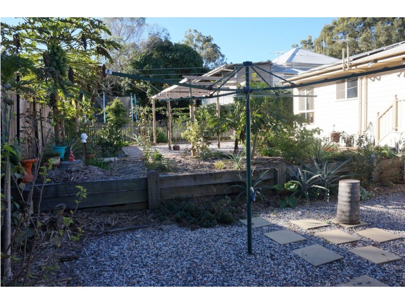 37 Kardinia street, Macleay Island QLD 4184
