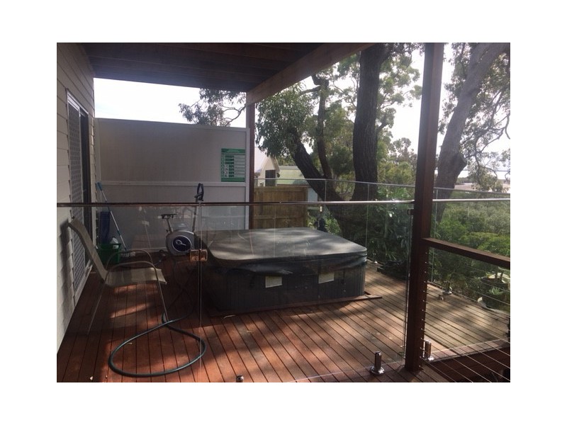 38 Blue Water, Macleay Island QLD 4184