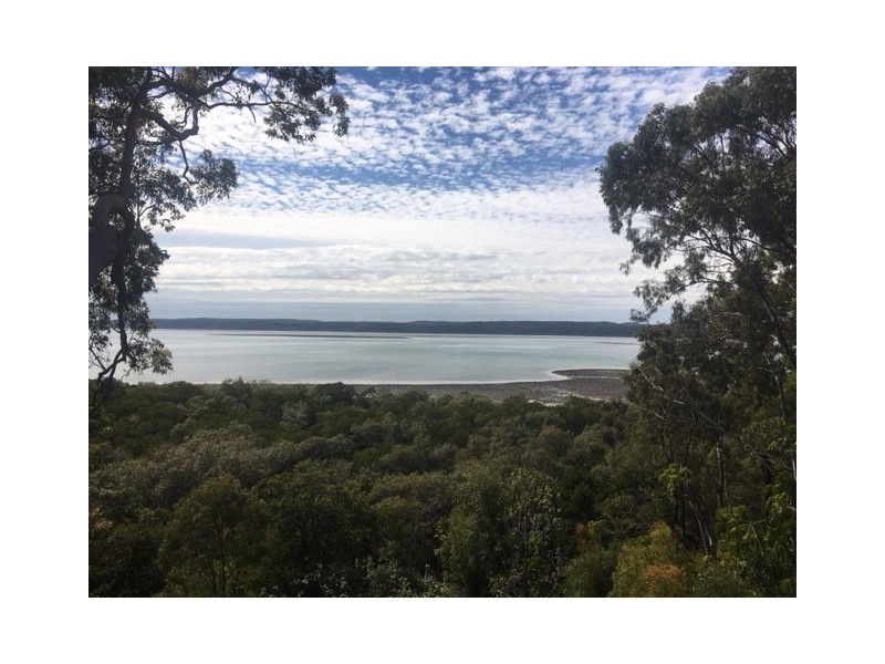 38 Blue Water, Macleay Island QLD 4184