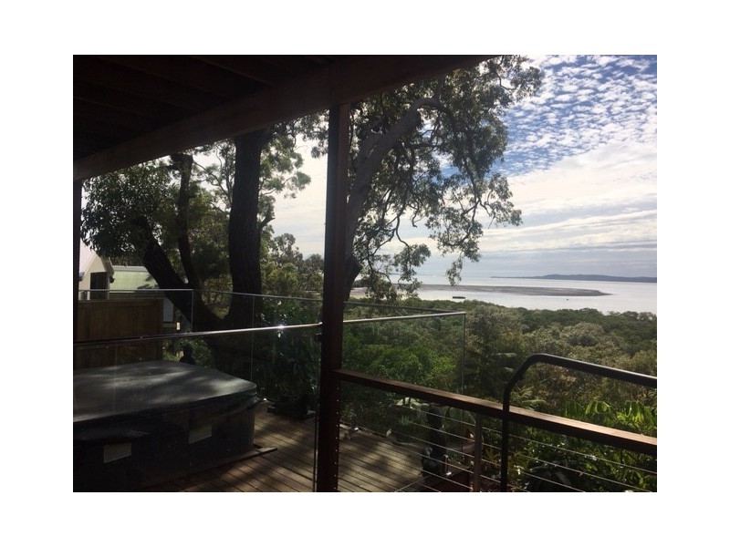 38 Blue Water, Macleay Island QLD 4184