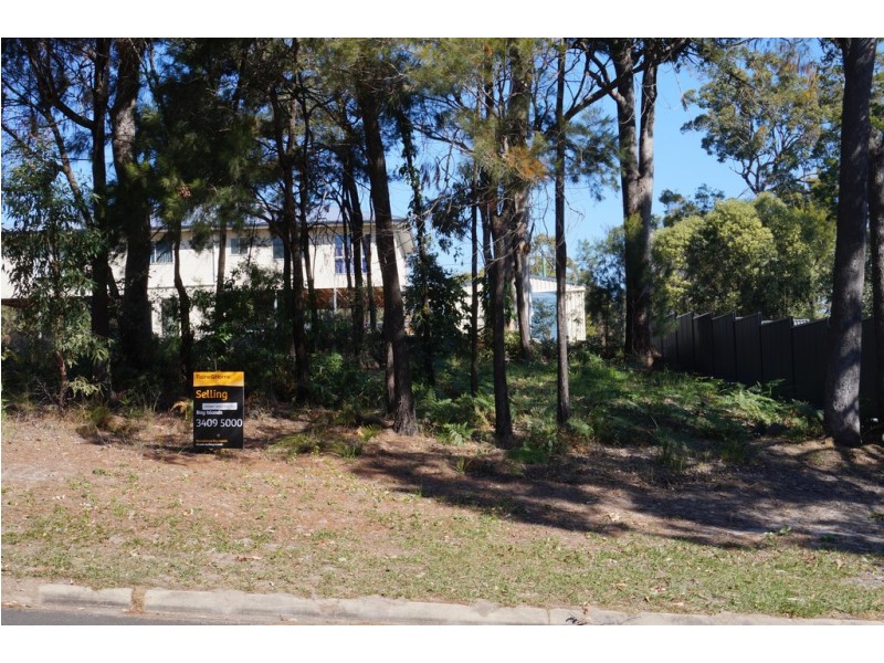 14 Oomool, Macleay Island QLD 4184