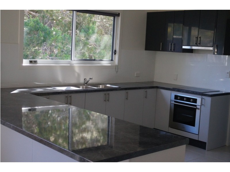 21 ALEXANDER STREET, Macleay Island QLD 4184