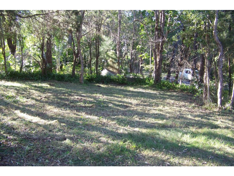 18 FLORA STREET, Lamb Island QLD 4184