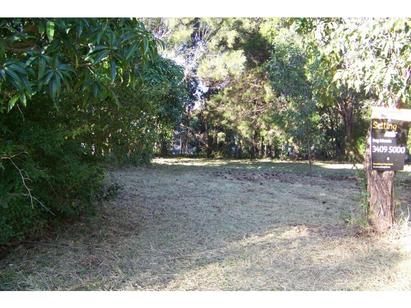 18 FLORA STREET, Lamb Island QLD 4184