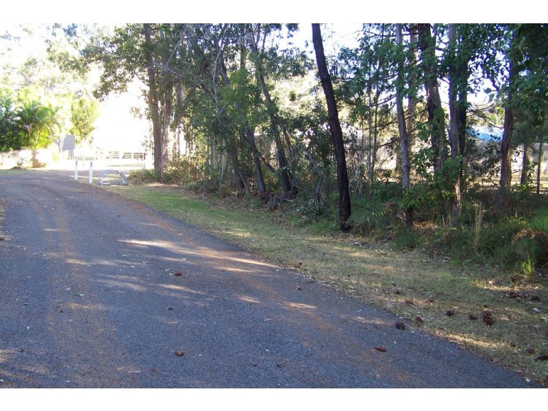 18 FLORA STREET, Lamb Island QLD 4184