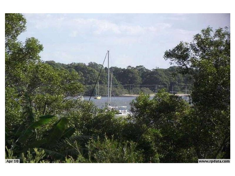36 MELALEUCA DR, Lamb Island QLD 4184