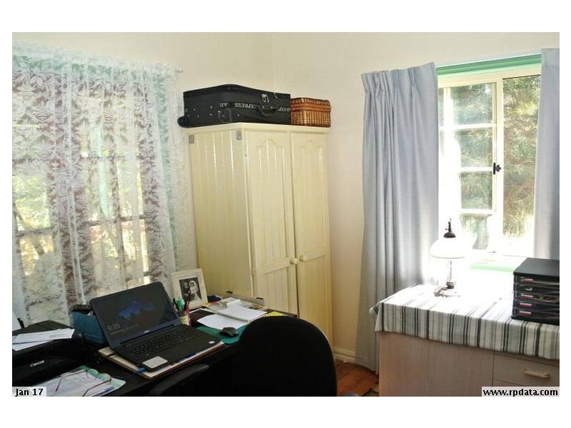 36 MELALEUCA DR, Lamb Island QLD 4184