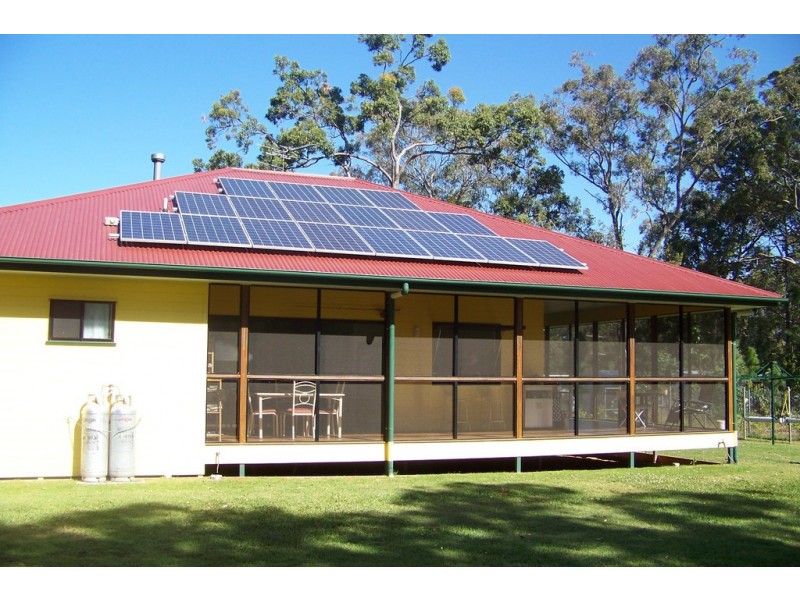 3 HELEN PARADE, Lamb Island QLD 4184