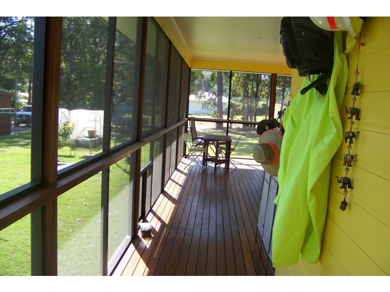 3 HELEN PARADE, Lamb Island QLD 4184