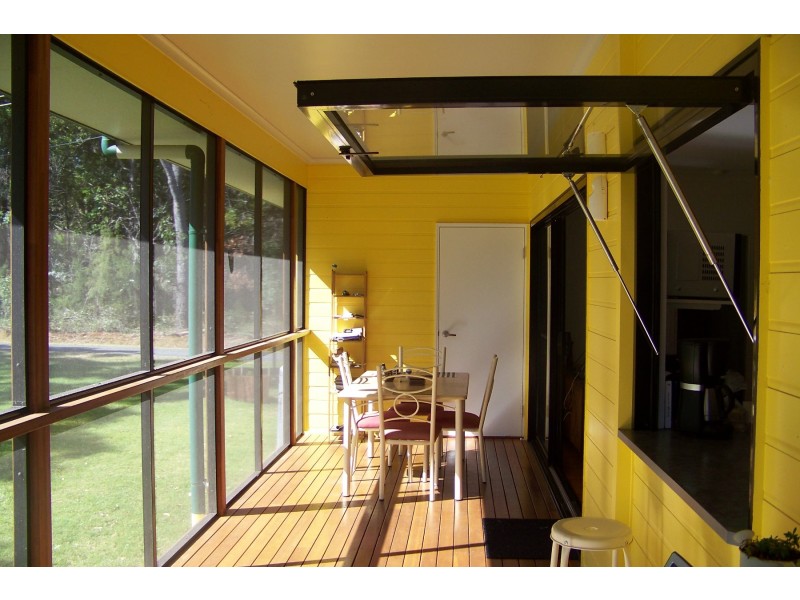 3 HELEN PARADE, Lamb Island QLD 4184