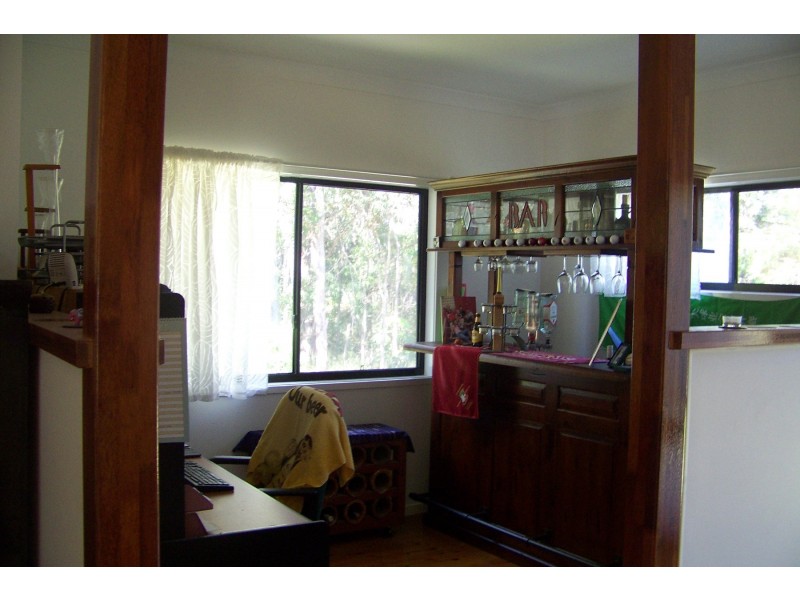 3 HELEN PARADE, Lamb Island QLD 4184