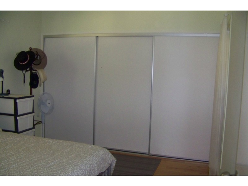 3 HELEN PARADE, Lamb Island QLD 4184