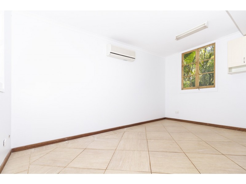 6 THOMAS STREET, Macleay Island QLD 4184