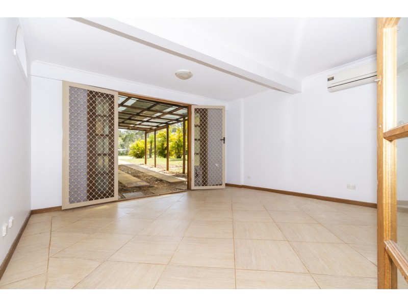 6 THOMAS STREET, Macleay Island QLD 4184