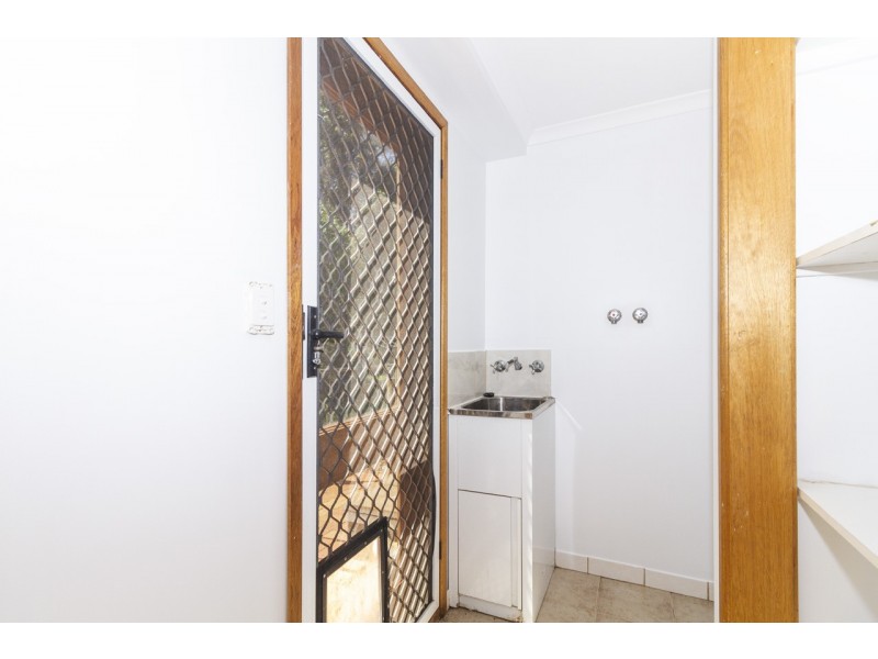 6 THOMAS STREET, Macleay Island QLD 4184