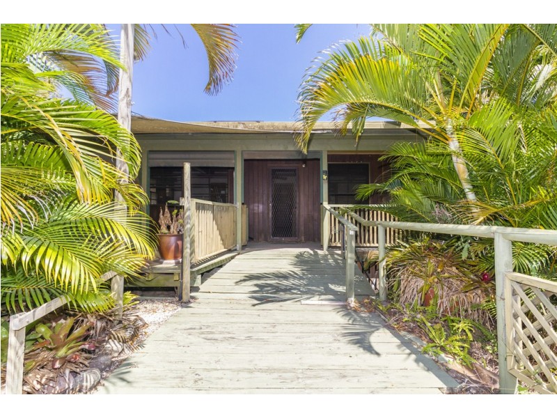 14-16 Tingara Street, Macleay Island QLD 4184