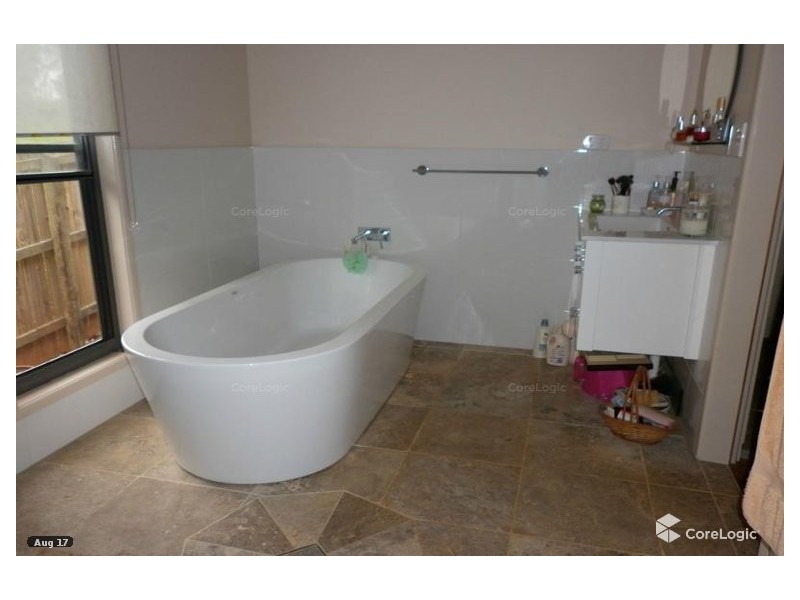 155 LUCAS DR, Lamb Island QLD 4184